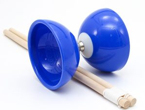 Juggle Dream Diabolo Carousel Diabolo blue & Wooden Stick Set